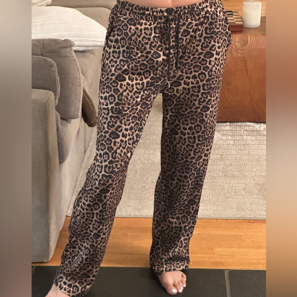 Leopard Print Lounge Pants NEW Large - Picture 2 of 7